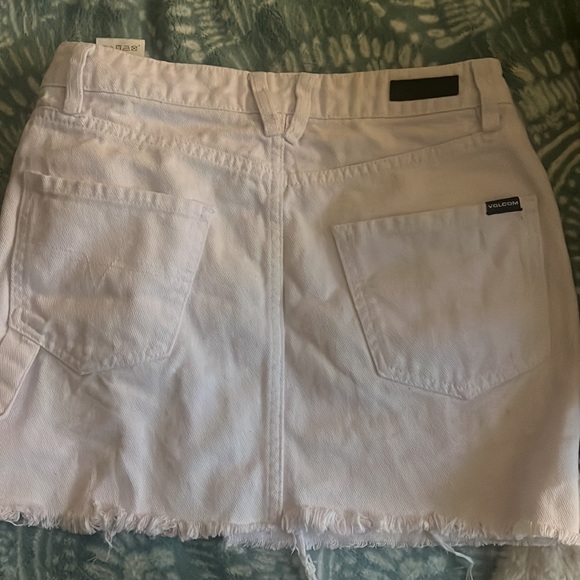 Volcom small white denim skirt - Picture 2 of 3